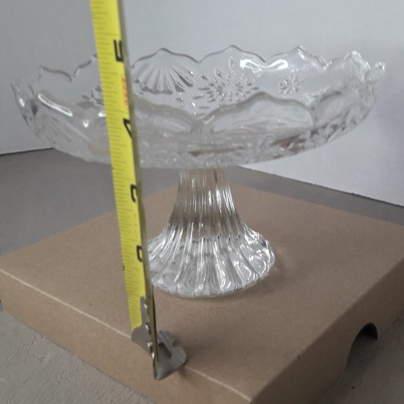 Glass Pedestal Mikasa Crystal Footed Cake Plate - Picture 6 of 12